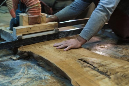 Les techniques essentielles pour r&eacute;ussir la r&eacute;novation de mobilier ancien
