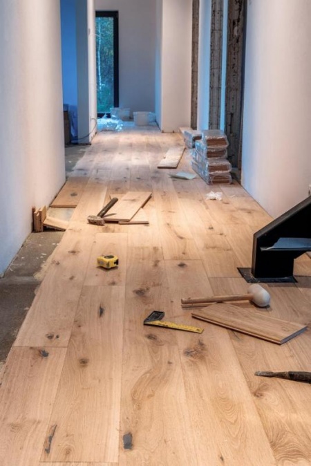 Comment choisir le meilleur artisan pour la pose de votre parquet ?